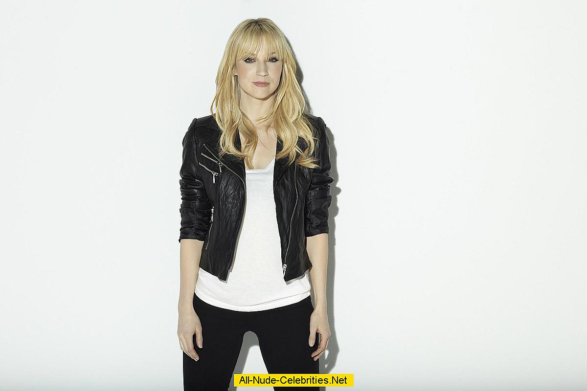 Beth Riesgraf sexy posing photoshoot