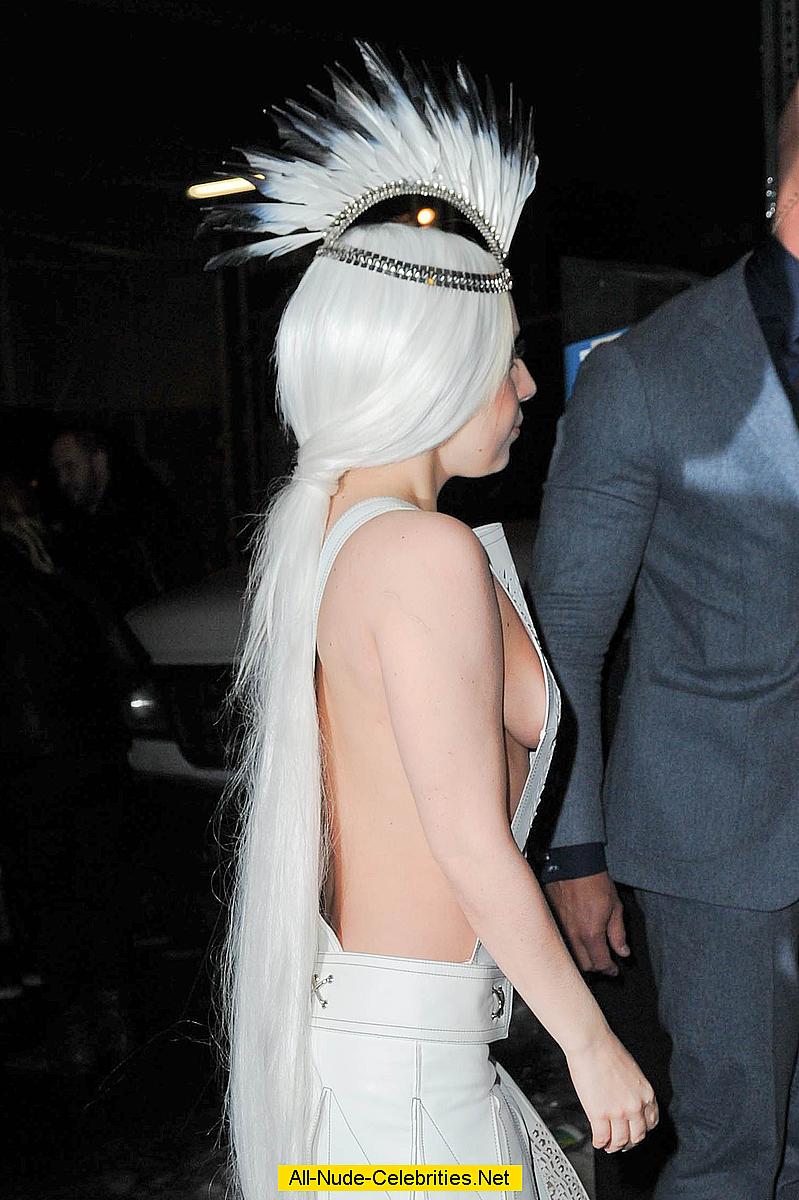 Lady gaga side boob